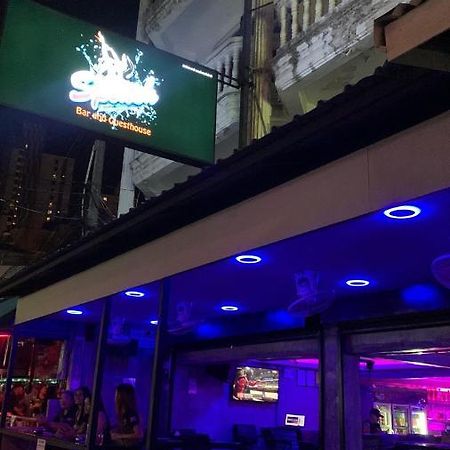 Splash Bar And Guesthouse Патая Екстериор снимка