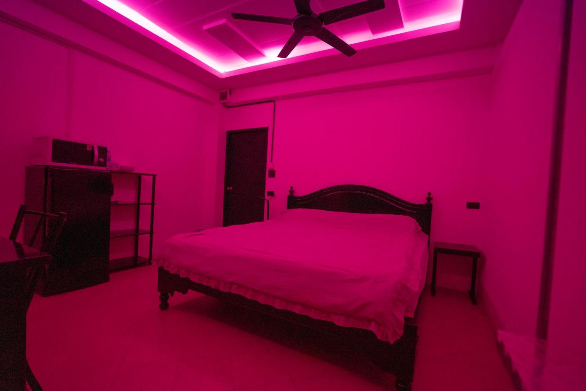 Splash Bar And Guesthouse Патая Екстериор снимка